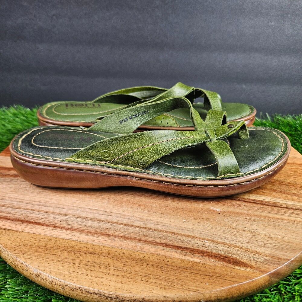 Born Sandals Womens 8 M Casual Comfort Slip On Thong Flats W71801 Green Leather